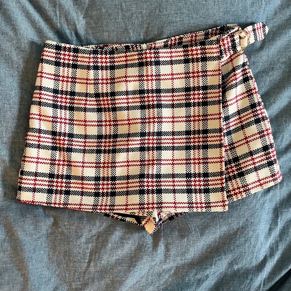 Cute shorts - Picture 1 of 6